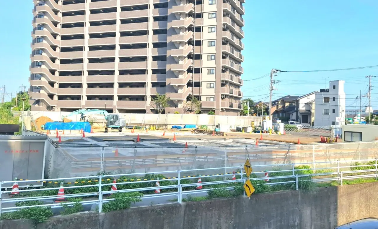 Yellow Hat建築中の鈴木屋跡地