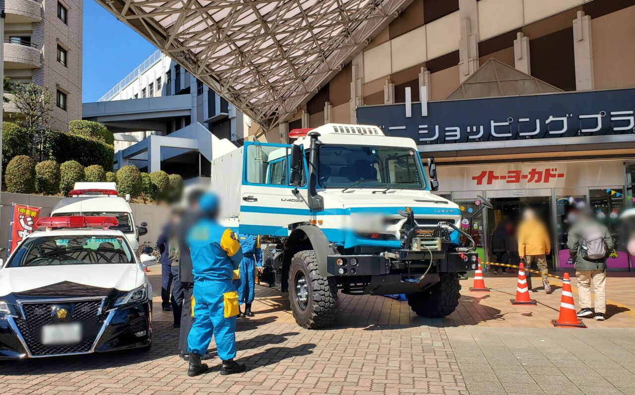 あびこショッピングプラザに終結した特殊車両
